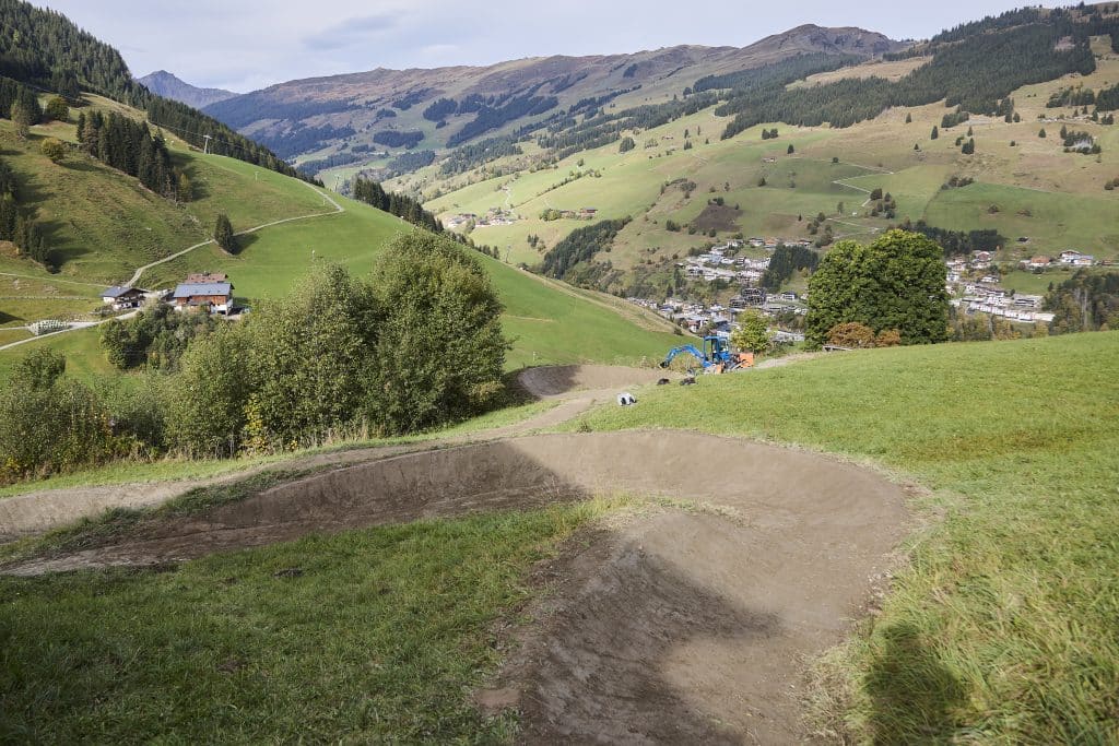 Piste de vélo terminée avec le PTH MicroCrusher Trail