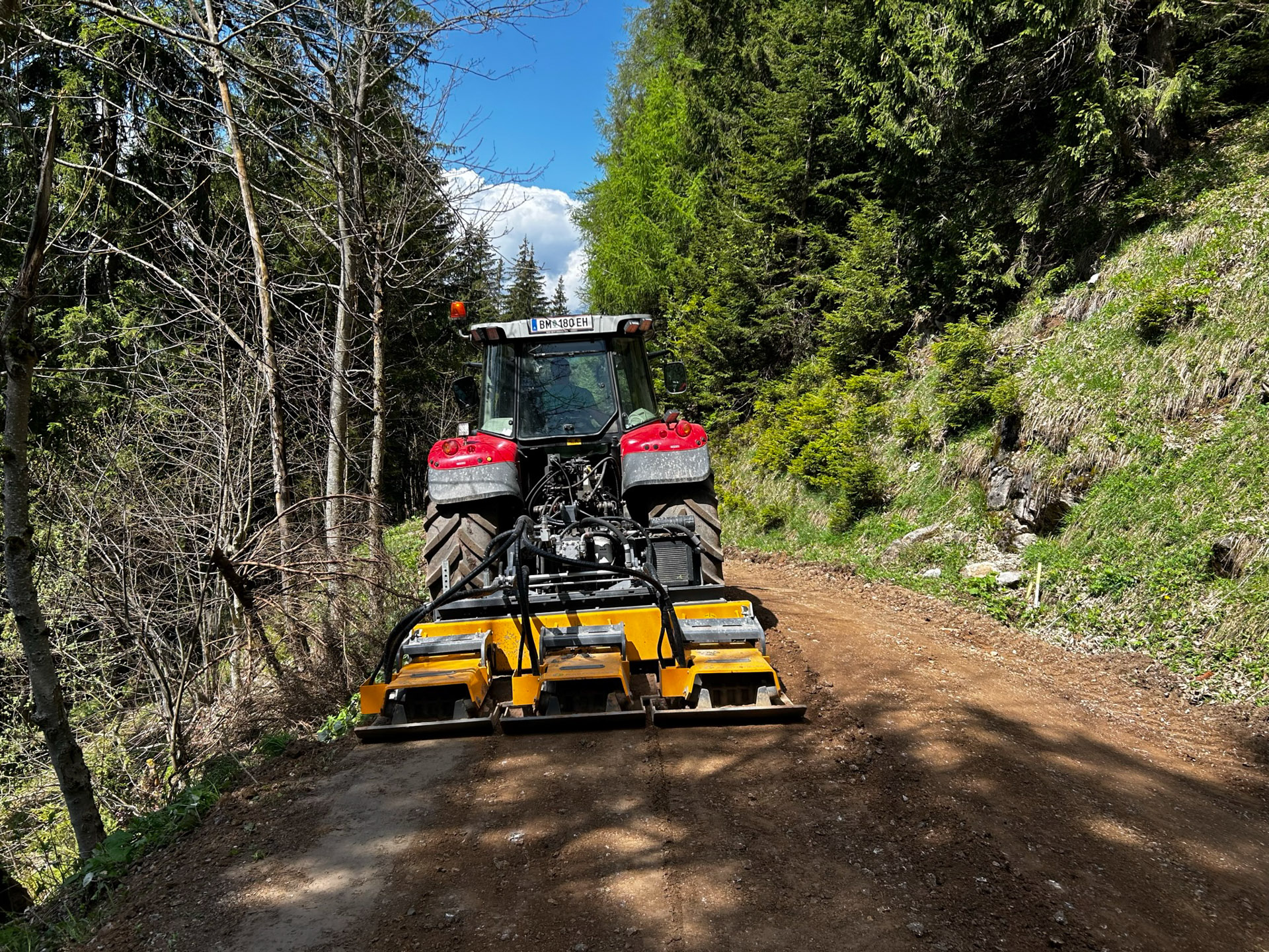 PTH Compactor Rüttelplatte Plattenverdichter Straßenwalze Wegebau Untergrund verdichten