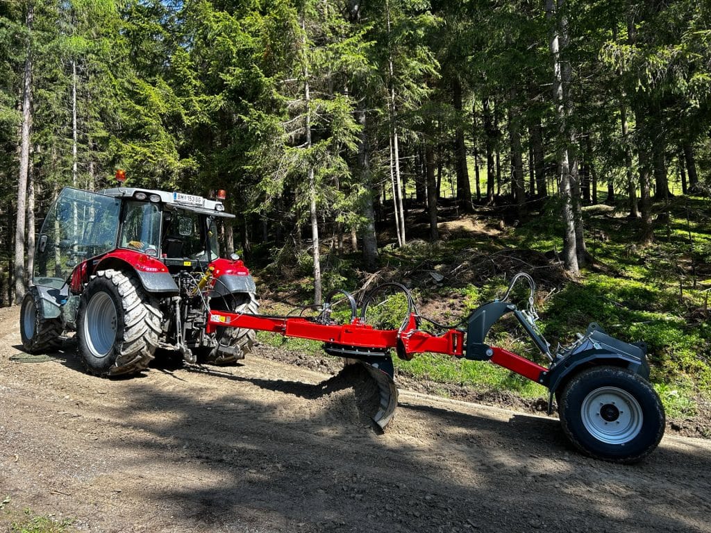 PTH Grader Anbaugrader Traktor Massey Ferguson Heckanbaugrader Heckanbau Wegebau