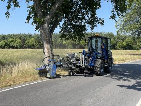 PTH Bankettfräse auf Radlader Kramer