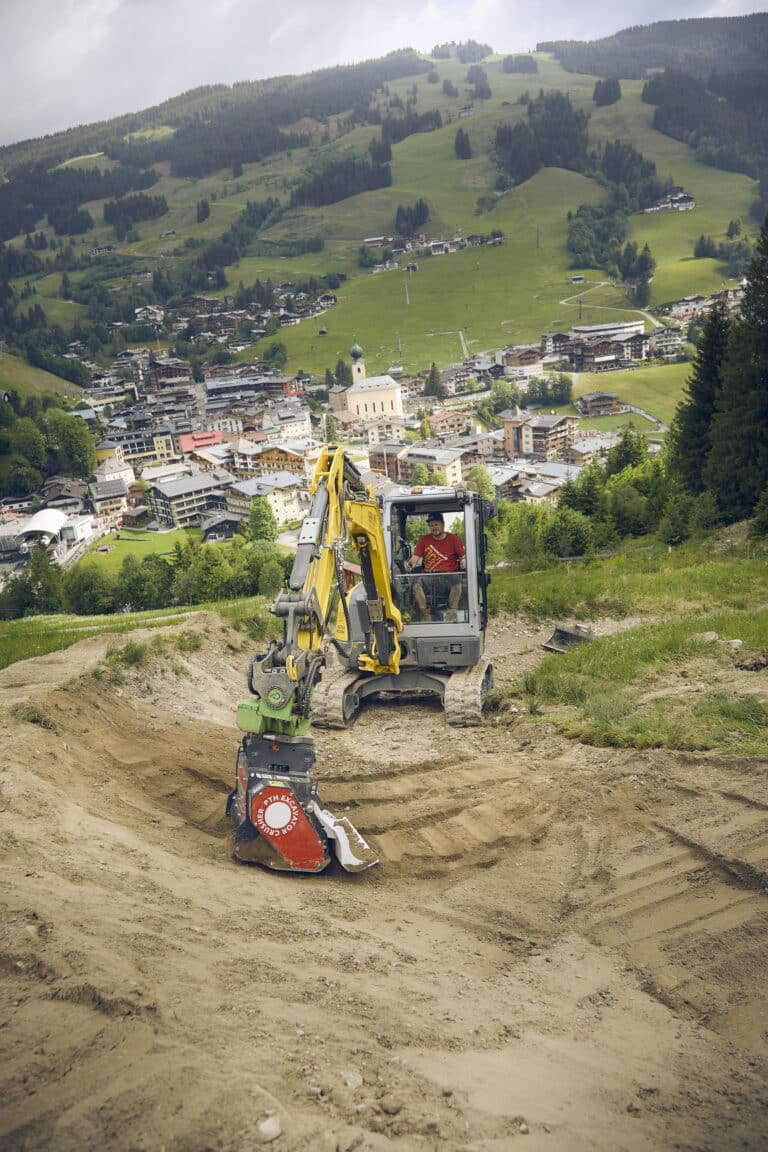 Minibagger Steinfräse Trailpflege