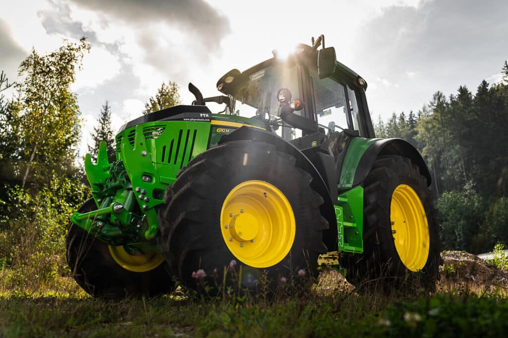 Forest shoring Forest protection John Deere tractor